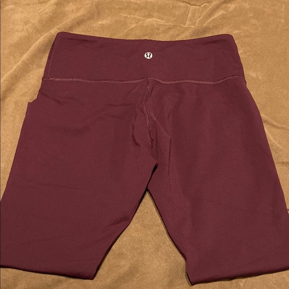 Lululemon Burgundy Leggings Capri Size 6 - Picture 1 of 3